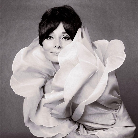 A MEMBER of Vintage Share Group on POSHMARK! Come SHOP WITH US OR JOIN TODAY - Picture 2 of 16